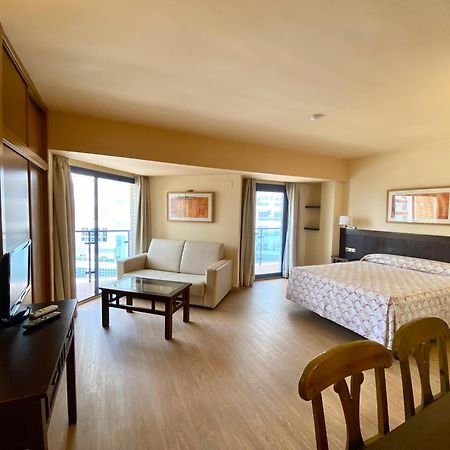 Apartamentos Ms Pepita 베날마데나코스타 외부 사진
