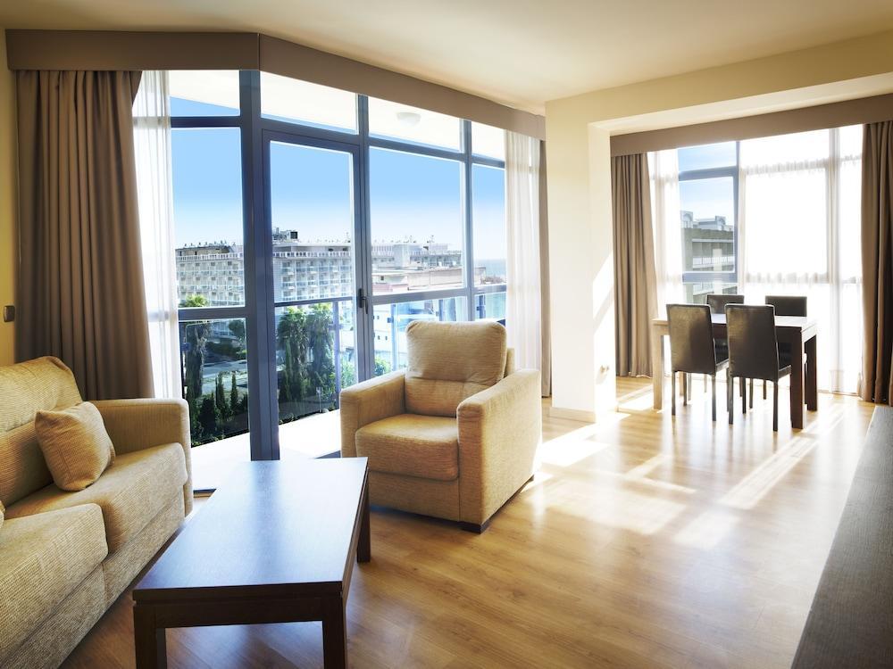 Apartamentos Ms Pepita 베날마데나코스타 외부 사진