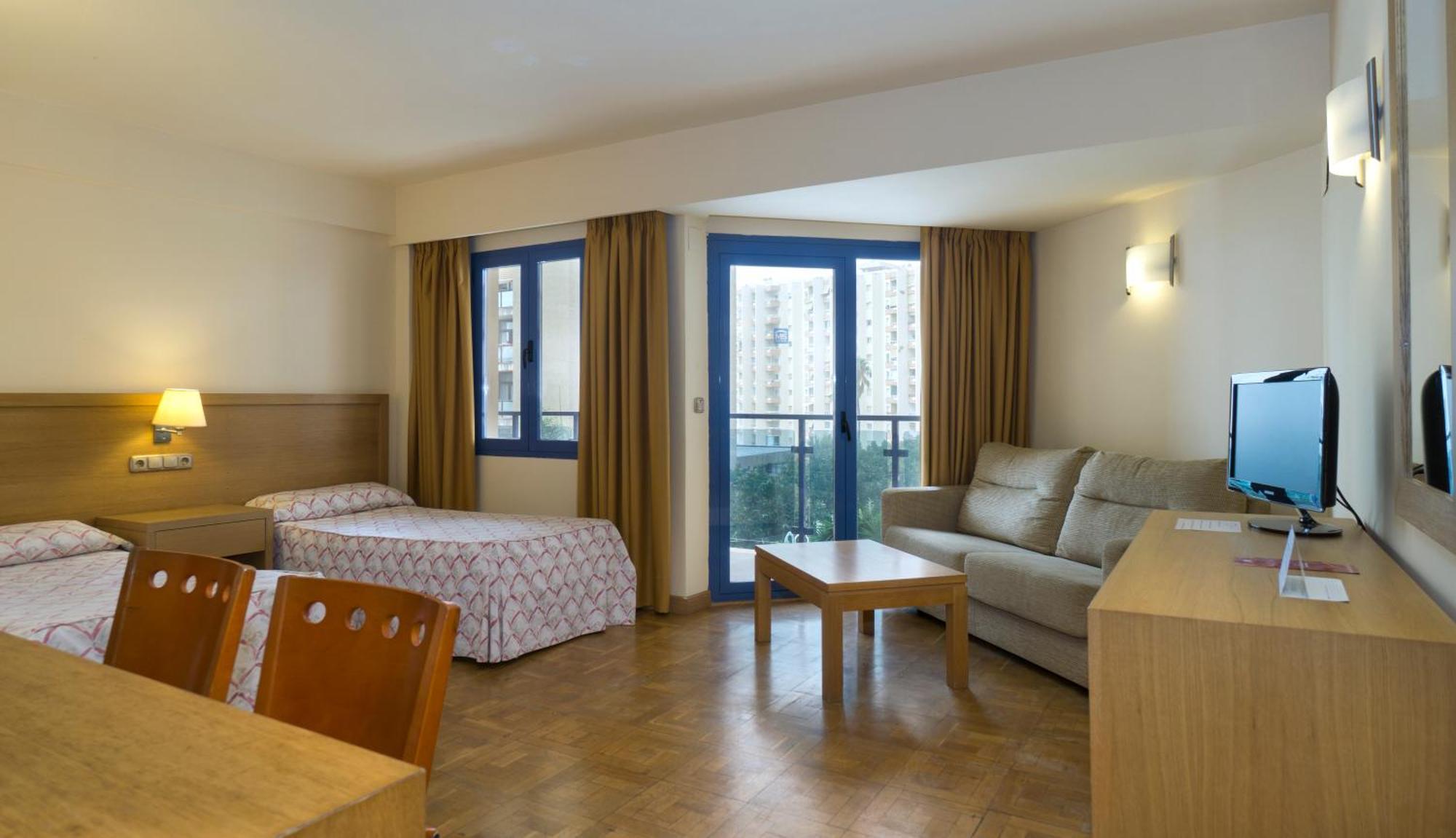 Apartamentos Ms Pepita 베날마데나코스타 외부 사진