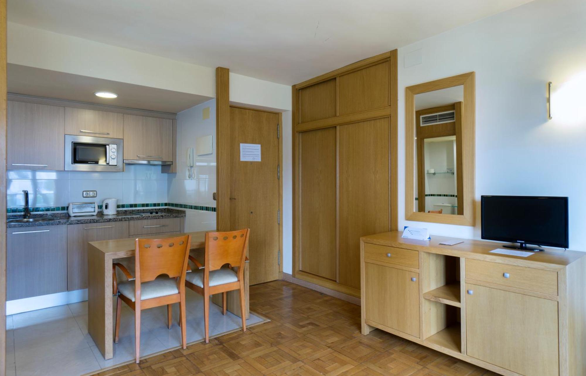 Apartamentos Ms Pepita 베날마데나코스타 외부 사진