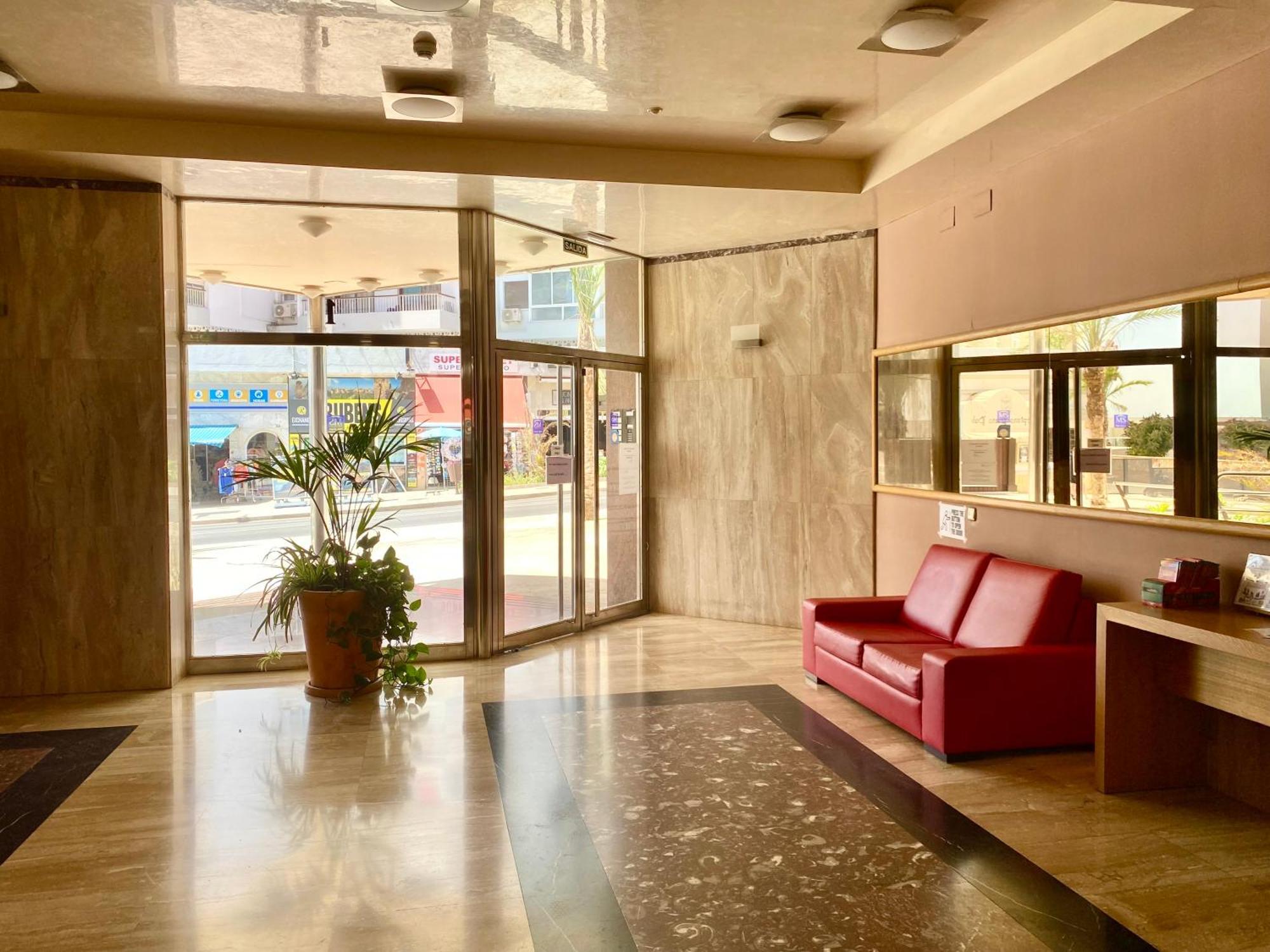 Apartamentos Ms Pepita 베날마데나코스타 외부 사진