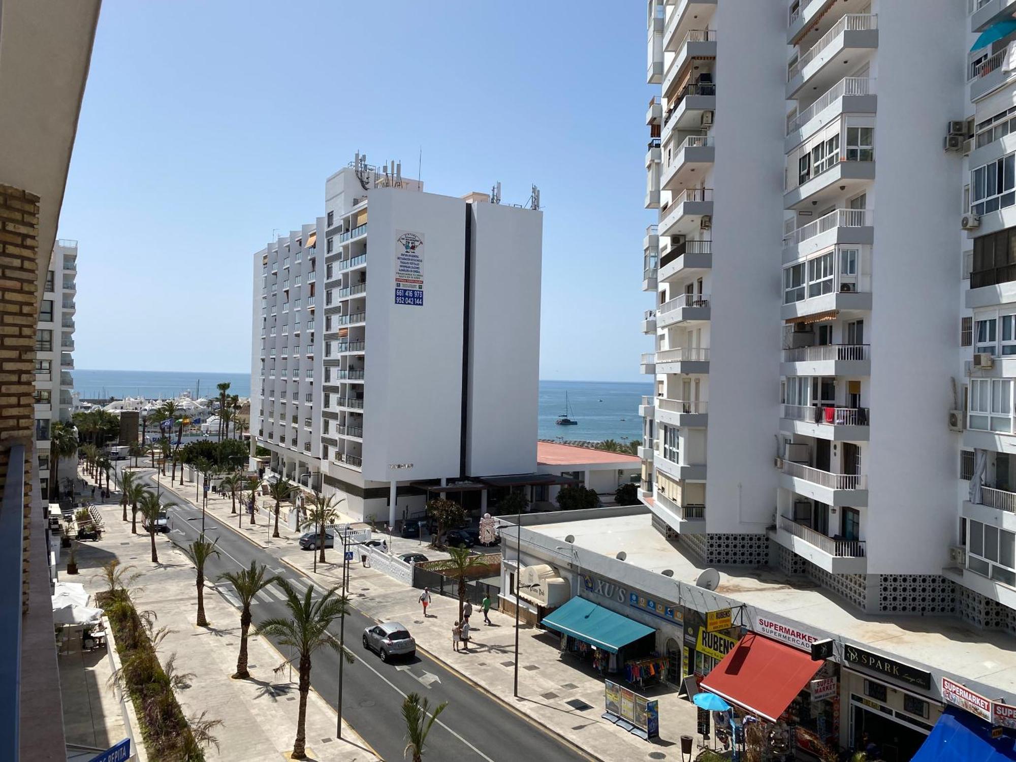 Apartamentos Ms Pepita 베날마데나코스타 외부 사진