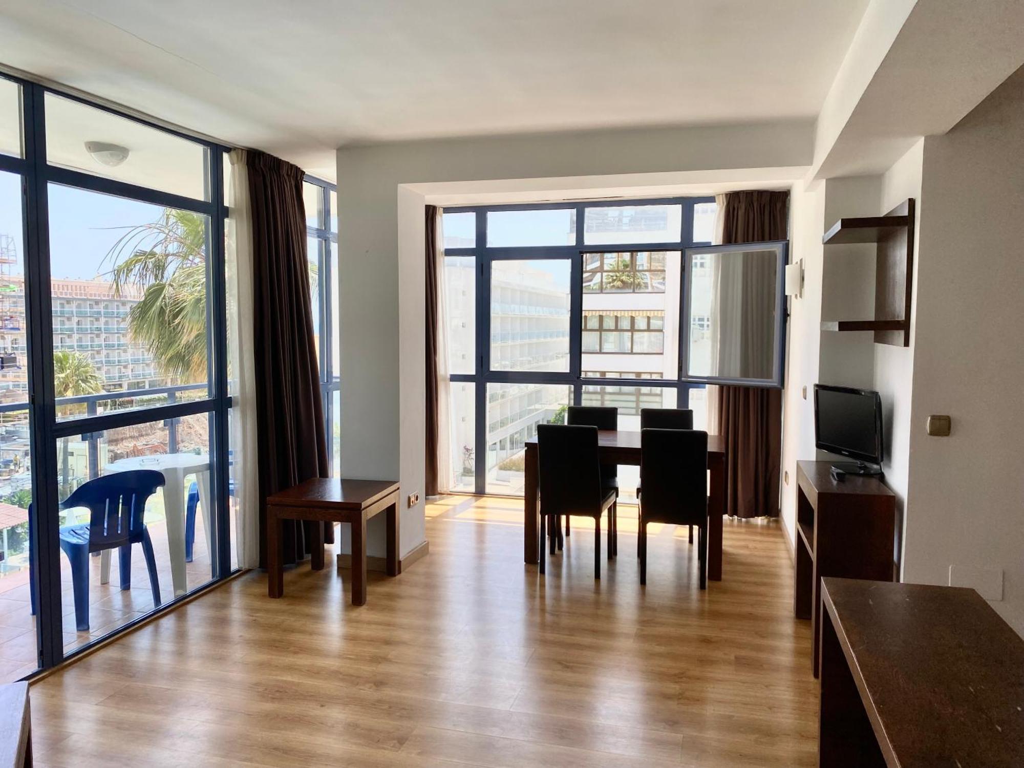 Apartamentos Ms Pepita 베날마데나코스타 외부 사진