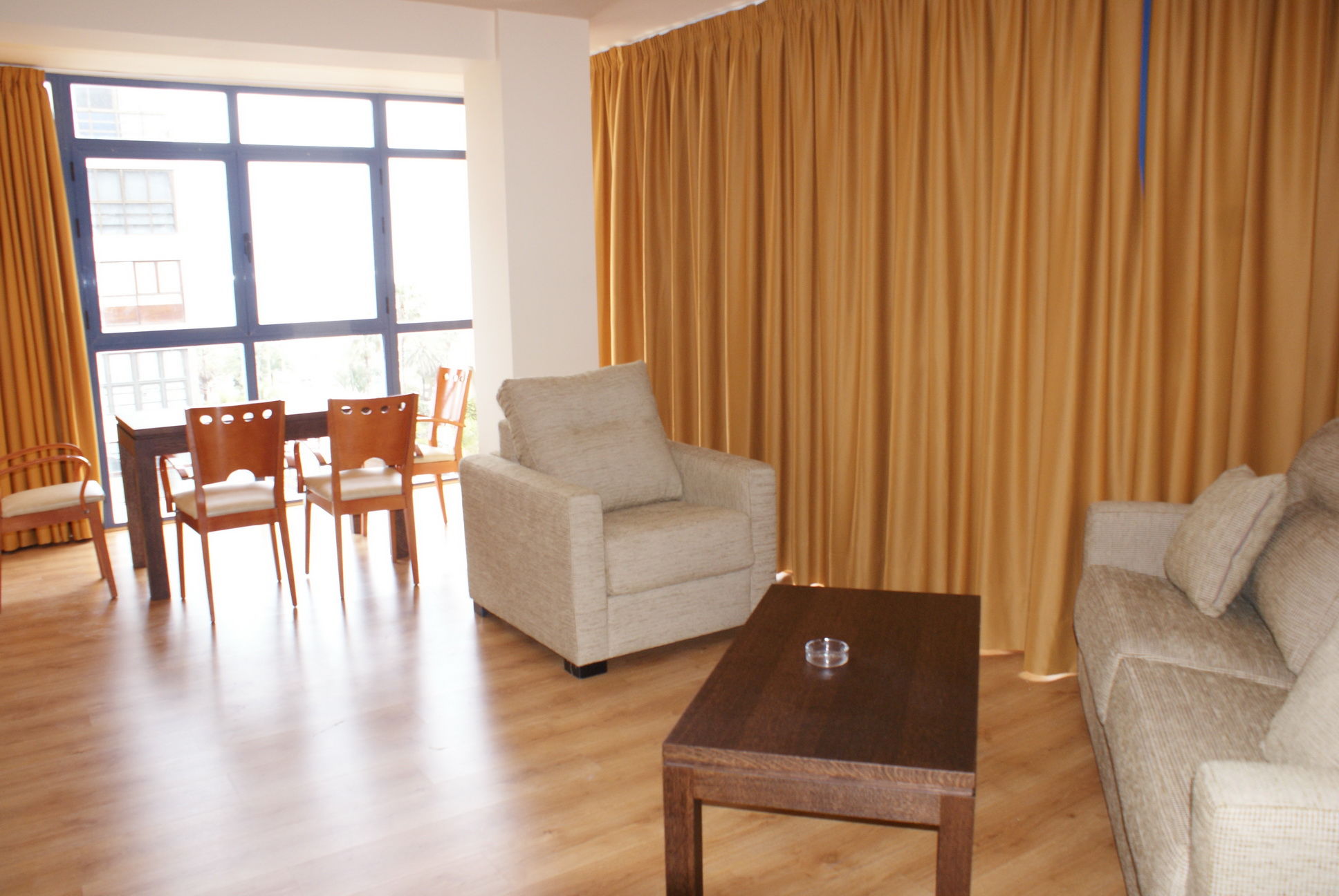 Apartamentos Ms Pepita 베날마데나코스타 외부 사진