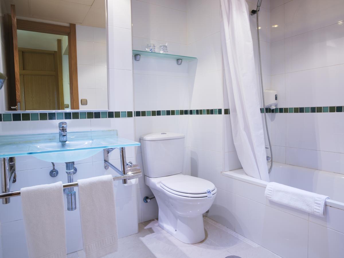Apartamentos Ms Pepita 베날마데나코스타 외부 사진