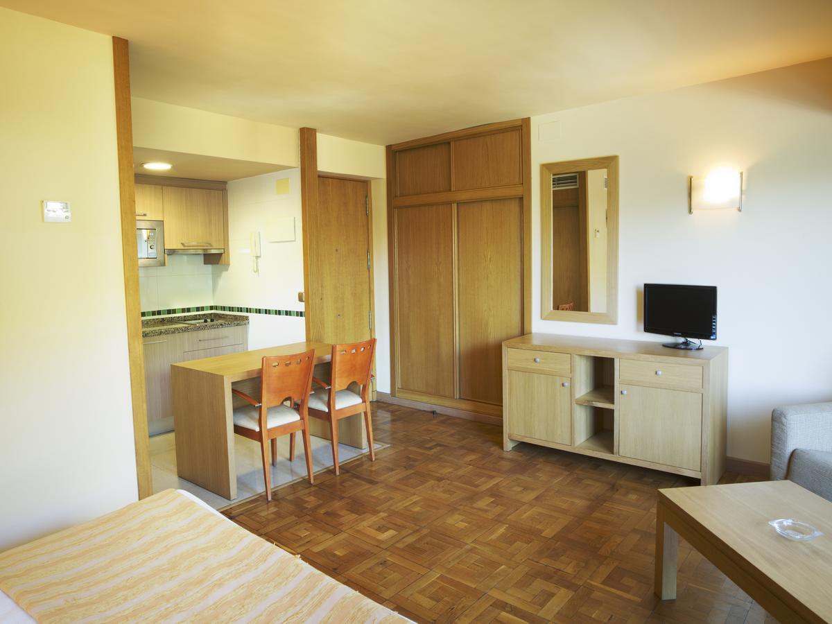 Apartamentos Ms Pepita 베날마데나코스타 외부 사진