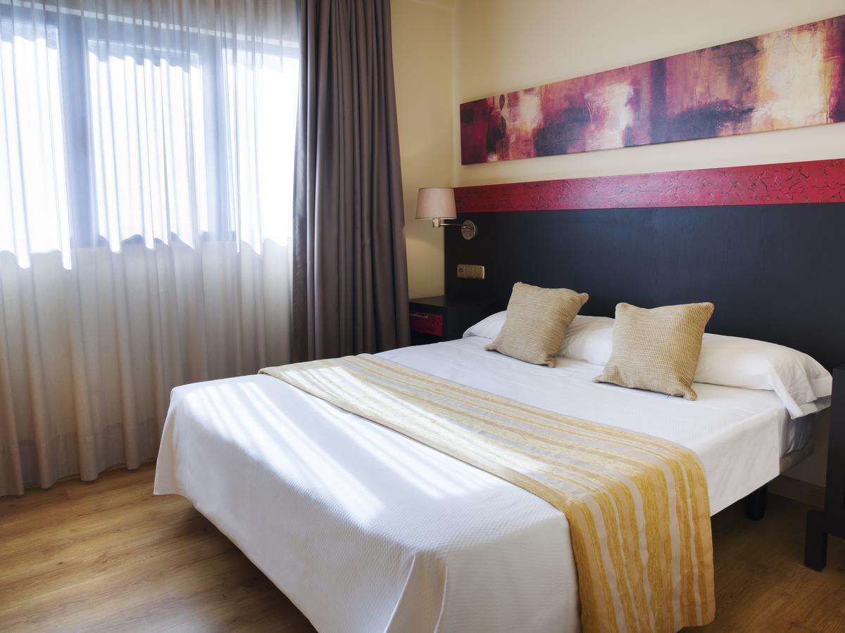 Apartamentos Ms Pepita 베날마데나코스타 외부 사진