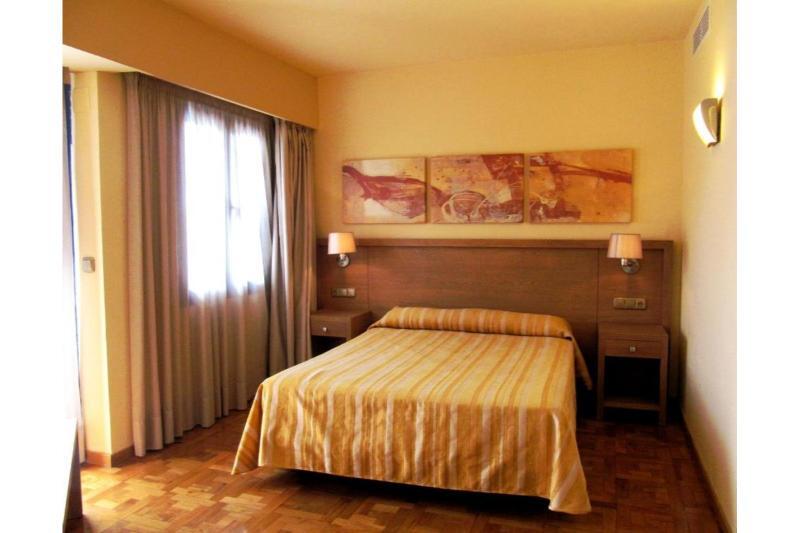 Apartamentos Ms Pepita 베날마데나코스타 외부 사진