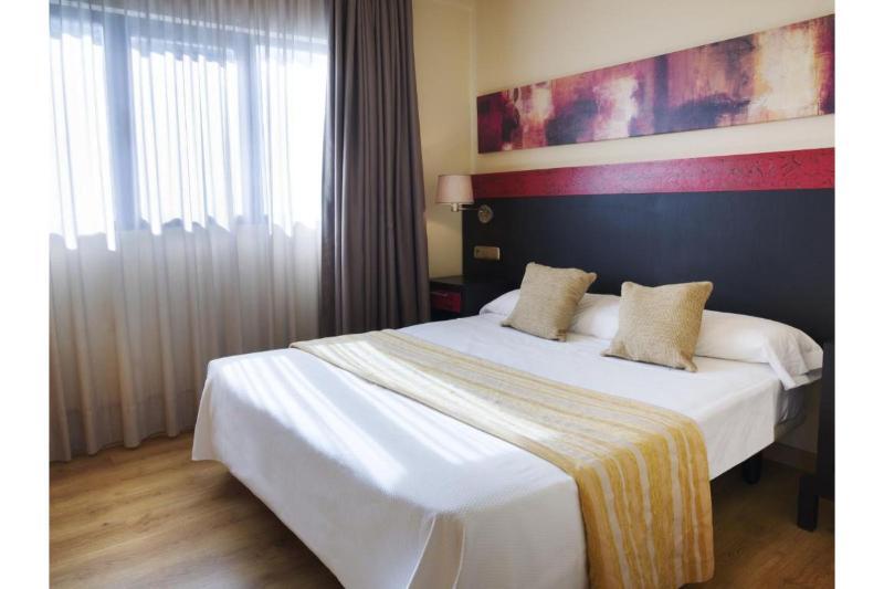 Apartamentos Ms Pepita 베날마데나코스타 외부 사진
