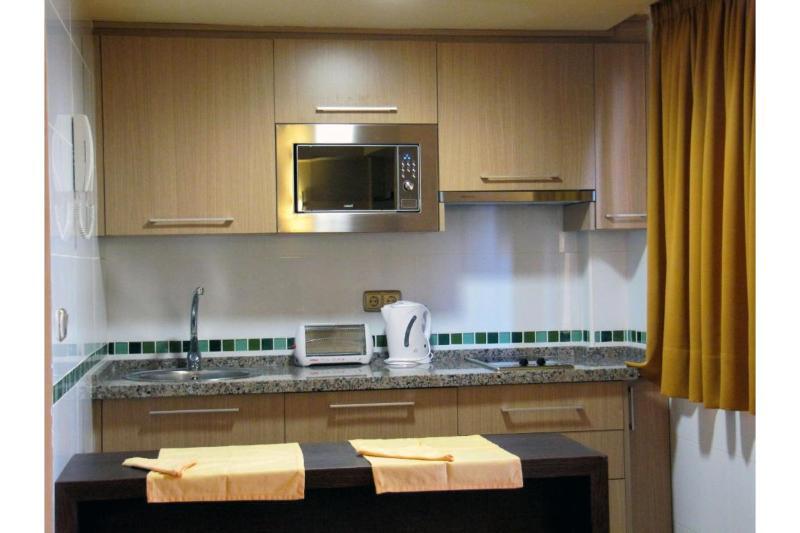Apartamentos Ms Pepita 베날마데나코스타 외부 사진