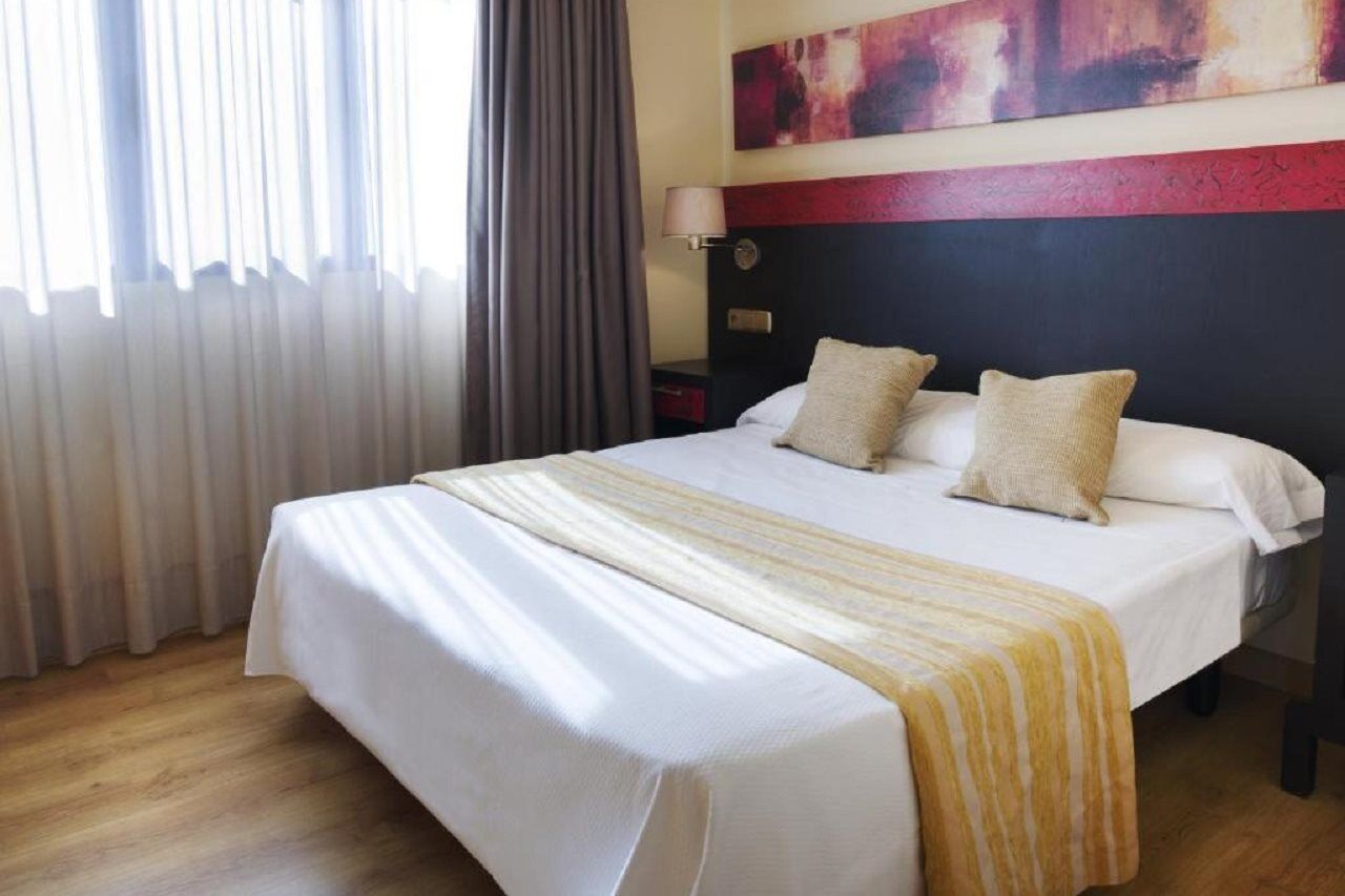 Apartamentos Ms Pepita 베날마데나코스타 외부 사진